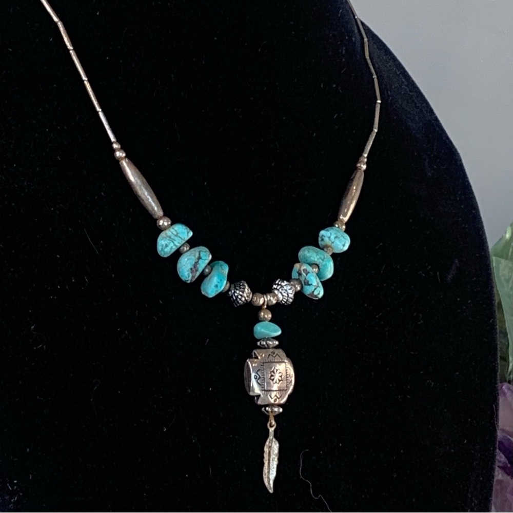 Southwestern Faux Turquoise Native American Style Etched Silver Tone Necklace
